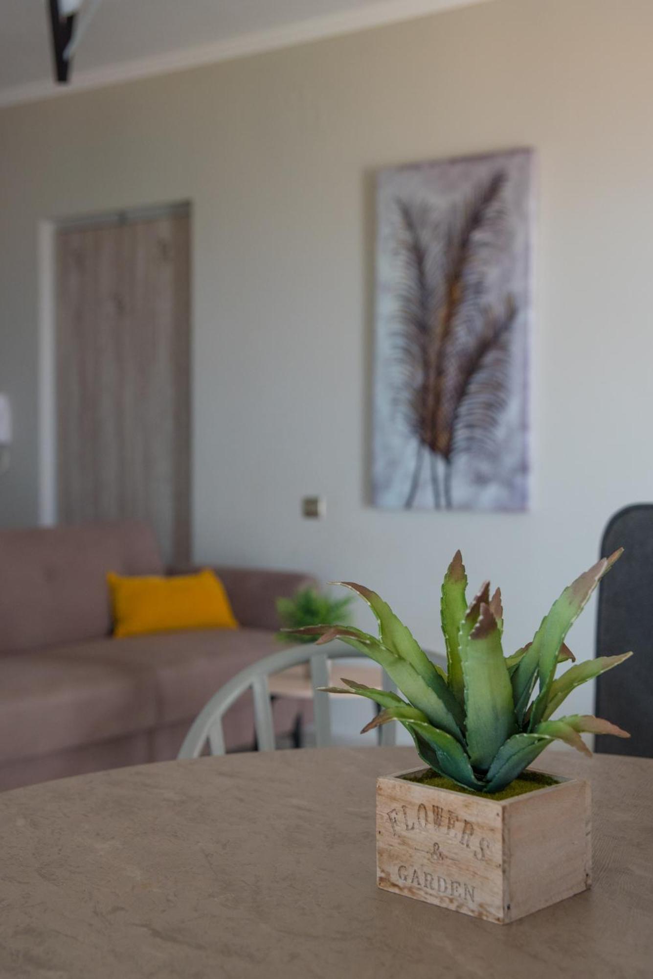 Nirvana Homes Vlachata ภายนอก รูปภาพ